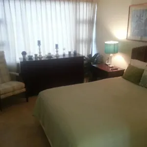 The Ali'i At Waikiki Banyan Apartment