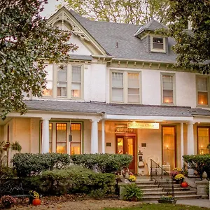 *** Oda ve Kahvaltı Magnolia House ABD